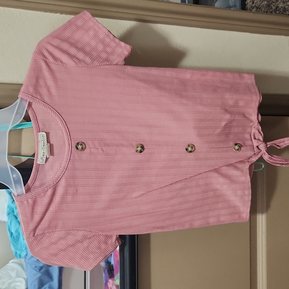 14/16 Urban Freedom Top